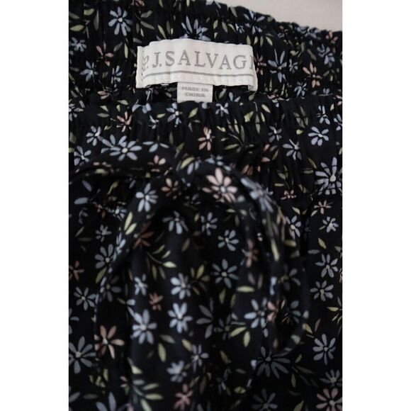 P.J. Salvage Women's Sz XS Black Floral Print Scalloped Hem Lounge Pajama Shorts - Picture 6 of 8
